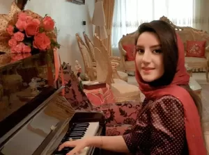 میترا نجف زاده