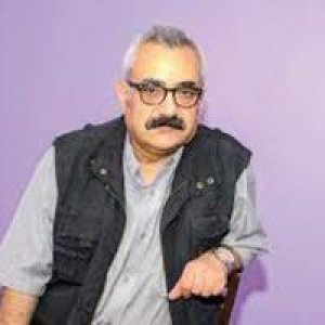 فرزاد مؤتمن